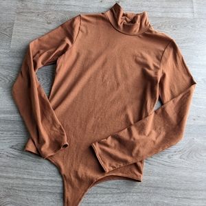 Mock-neck bodysuit (Icône)